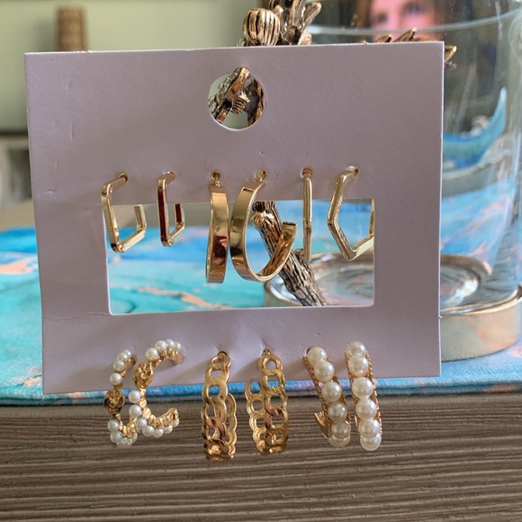 6/$8 NEW Gold Tone Hoop Earrings - Picture 2 of 14